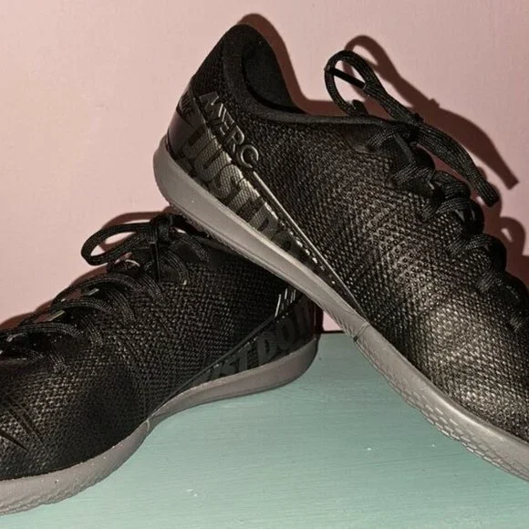 Nike Merc Mercurial ⚽️Black Soccer Cleats Shoes Youth Size 5Y NWOB - Picture 2 of 6